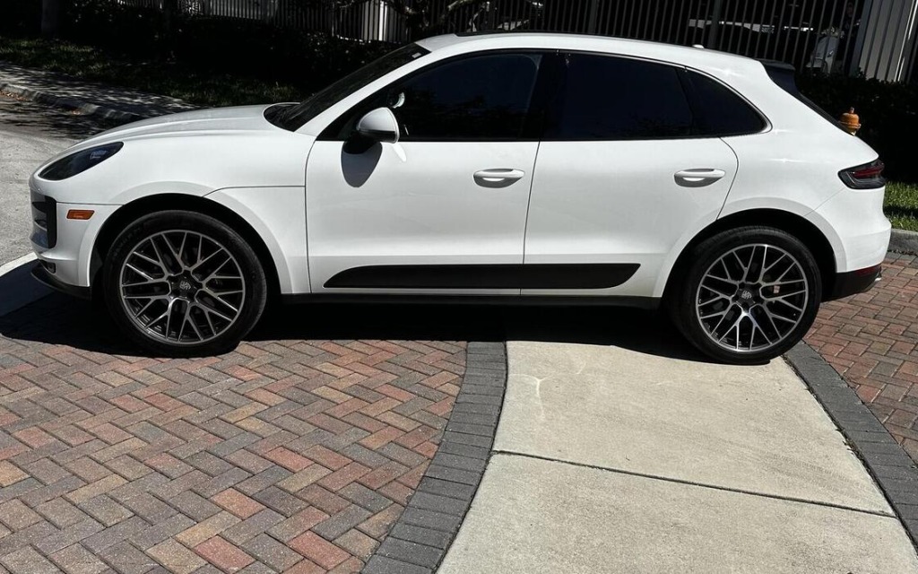 Porsche  Macan