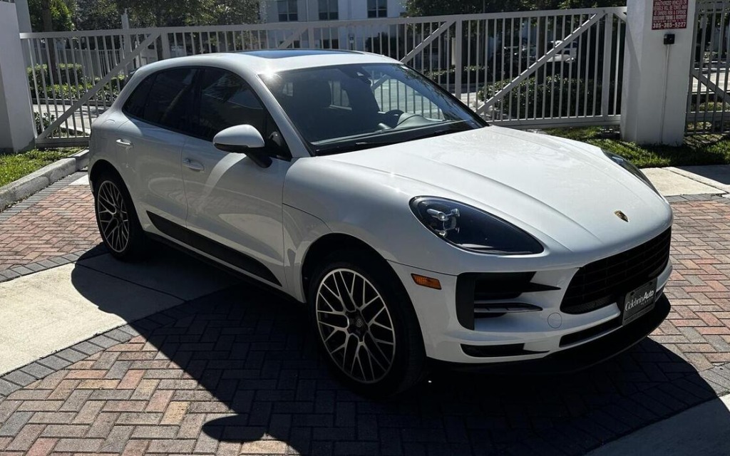 Porsche  Macan